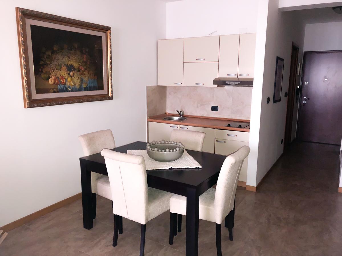 Beach Apartment Rafailovici Ngoại thất bức ảnh
